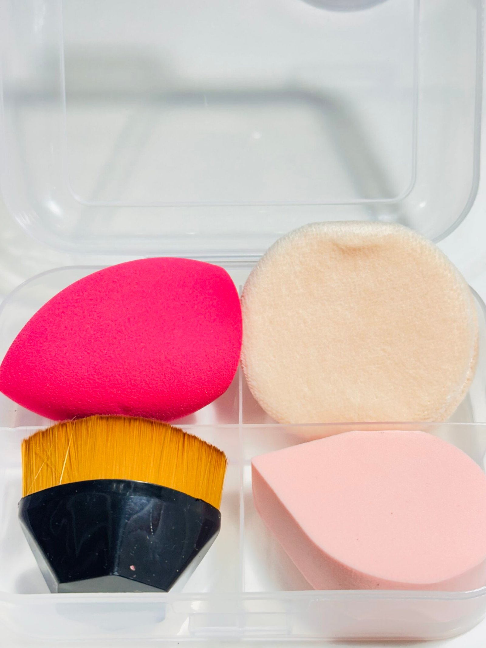 Kit de 4 Esponjas e 1 pincel pra base